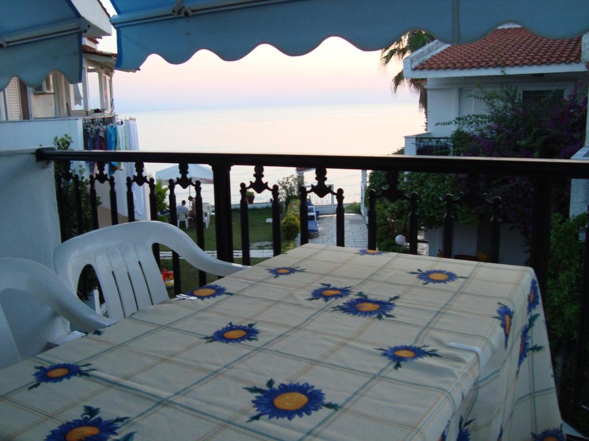 Iris Seafront Apartments Фурка Экстерьер фото